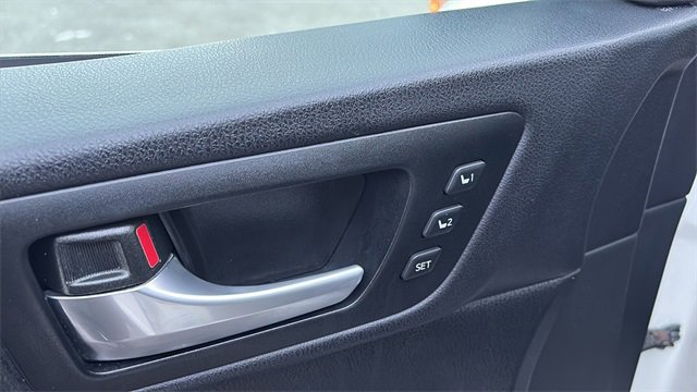 Used 2015 Toyota Highlander Limited image 23