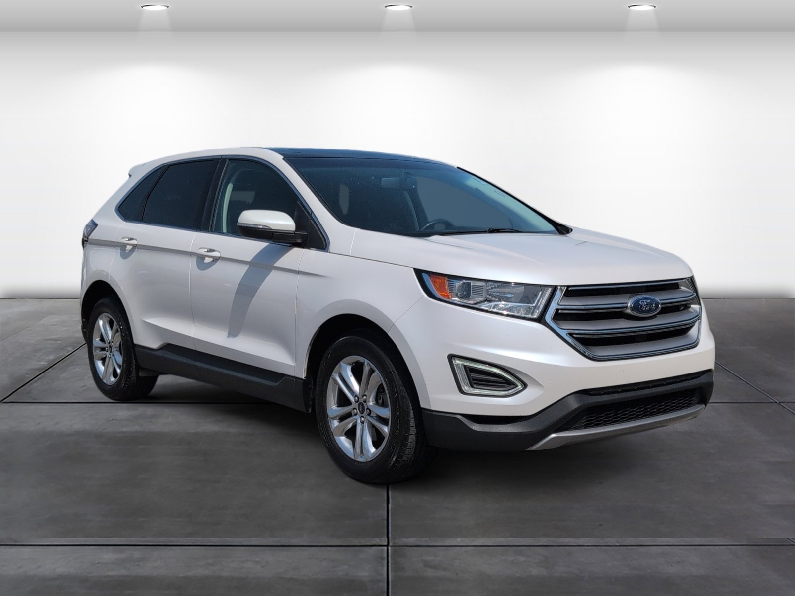 Used 2017 Ford Edge SEL w/ Equipment Group 201A image 2