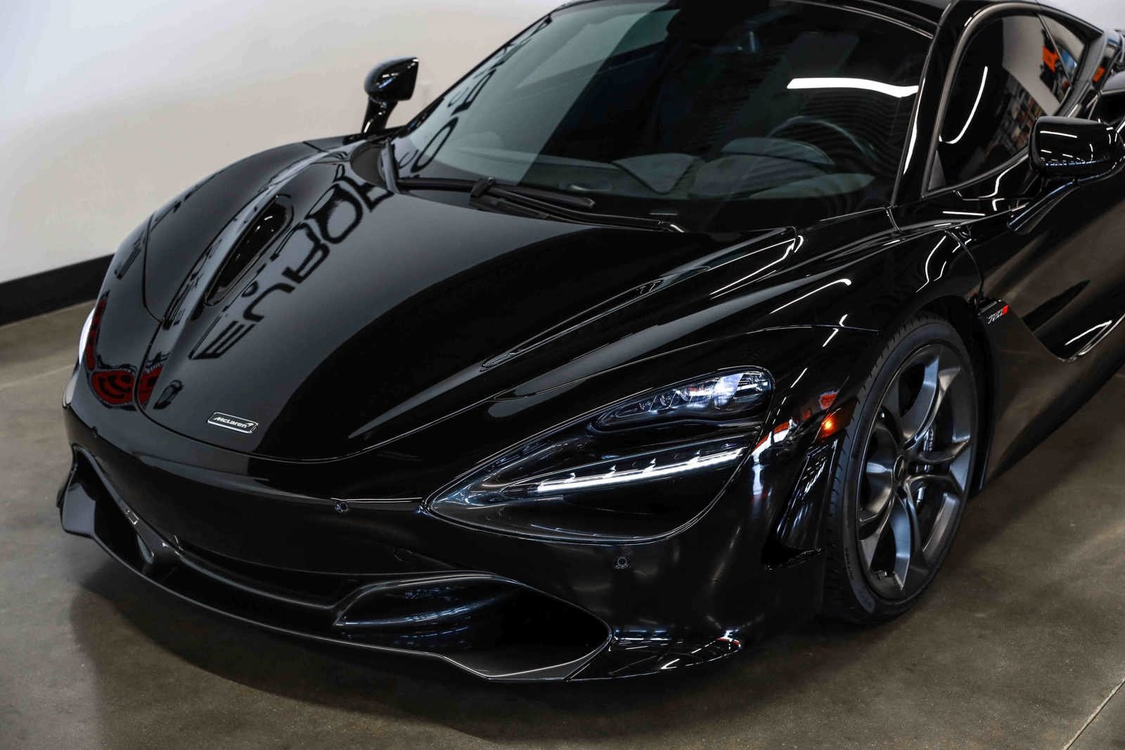 Used 2019 McLaren 720S RWD image 26
