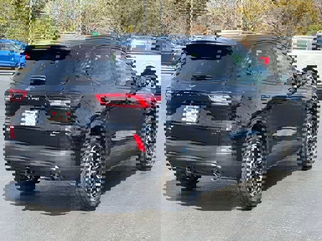 New 2025 Ford Escape ST-Line Select w/ Class II Trailer Tow Package image 15