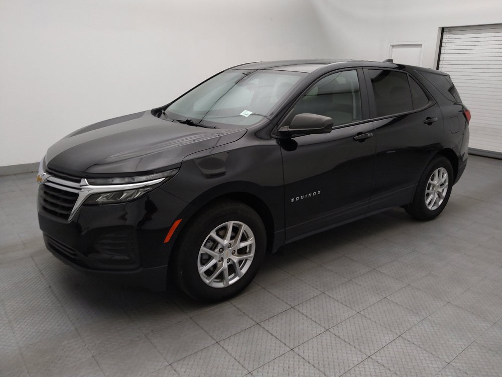 Used 2024 Chevrolet Equinox LS w/ LS Convenience Package FWD image 2
