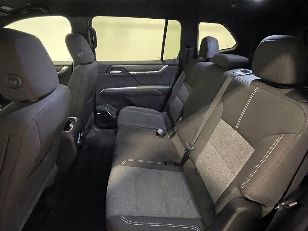 Used 2025 GMC Acadia Elevation image 22