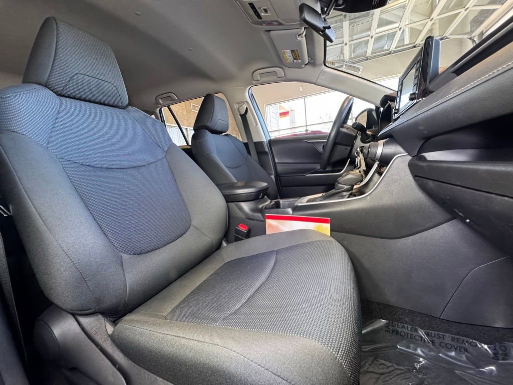Certified 2022 Toyota RAV4 LE AWD/4WD image 48