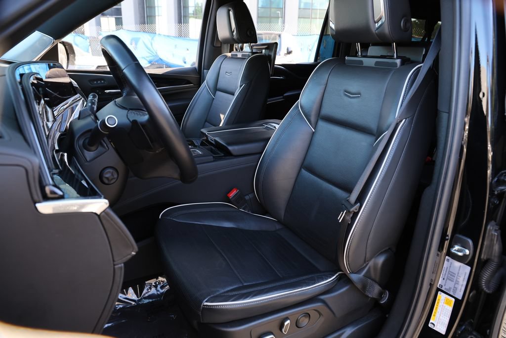 Used 2022 Cadillac Escalade ESV Sport w/ Touring Package AWD/4WD image 17