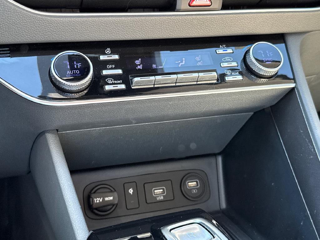 Used 2023 Hyundai Sonata Limited w/ Preferred Accessory Package FWD image 25