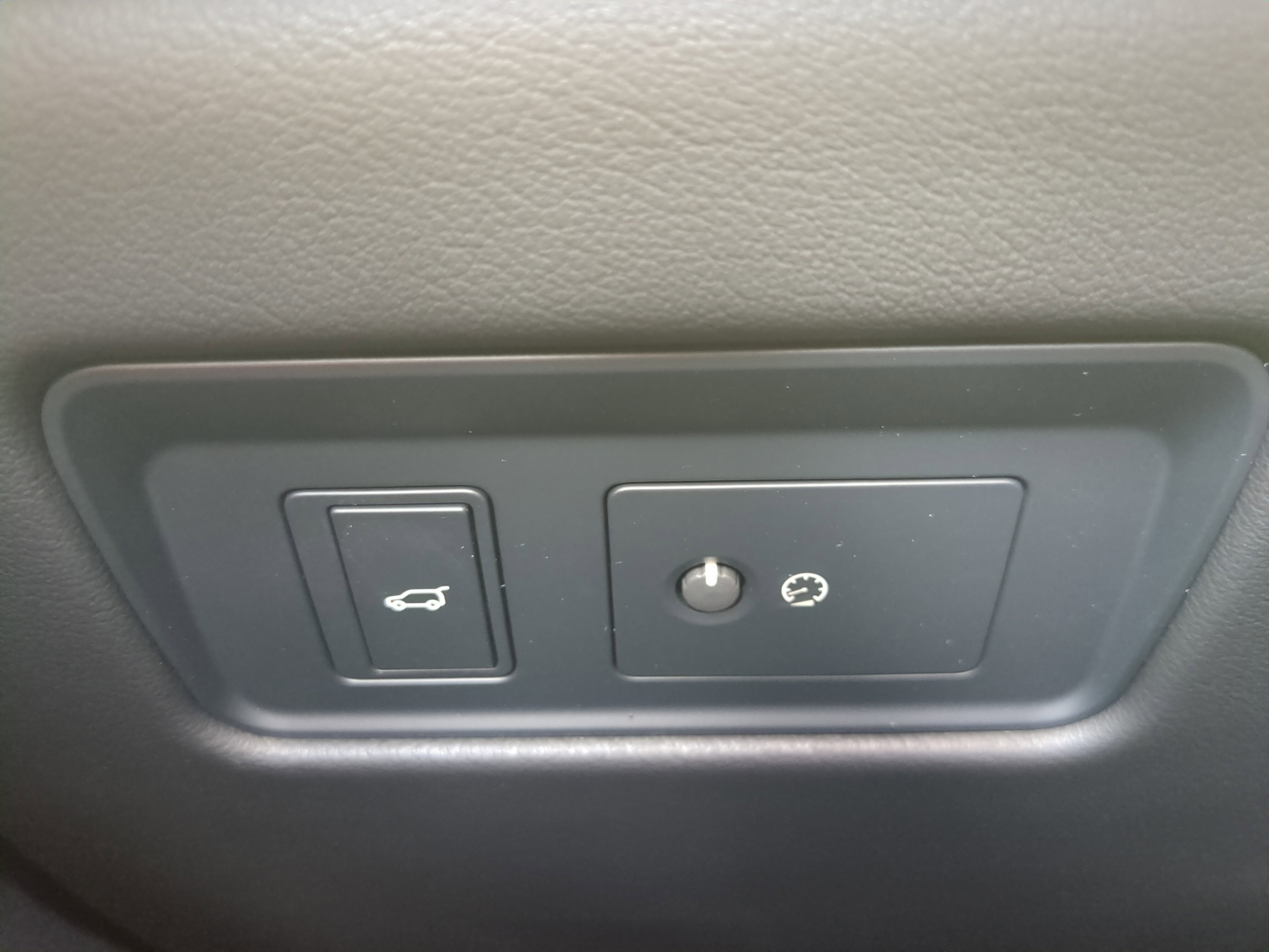 New 2026 Jaguar F-PACE R-Dynamic S image 26