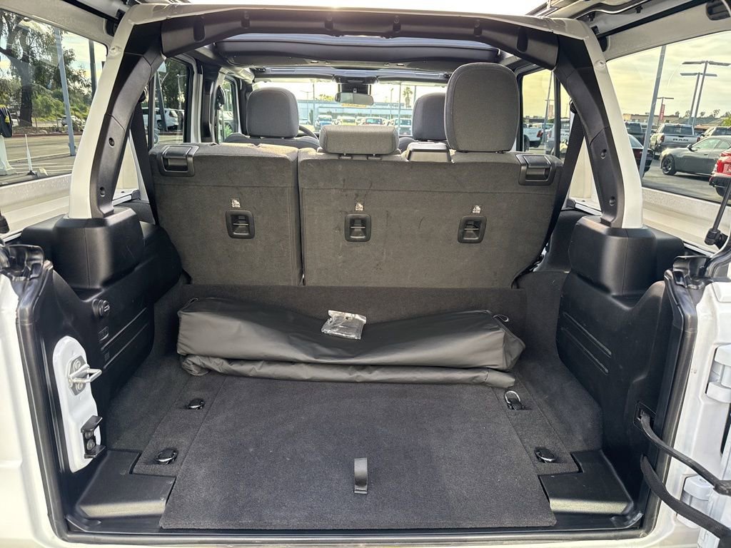 Certified 2025 Jeep Wrangler Unlimited Sahara w/ Safety Group image 7