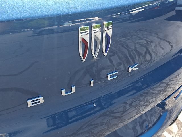 Used 2025 Buick Encore GX Avenir w/ Avenir Convenience Package AWD/4WD image 32