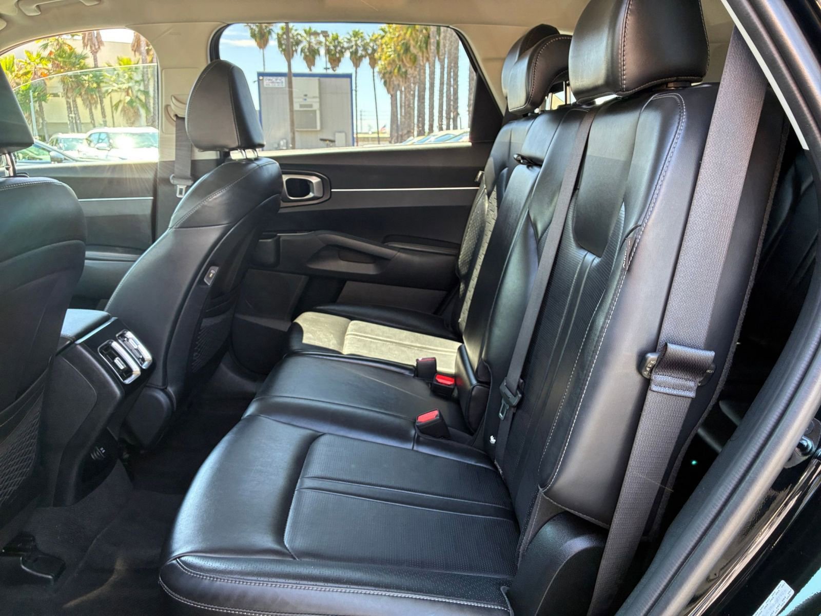 Used 2024 Kia Sorento S AWD/4WD image 28