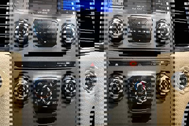 Used 2018 Ford Taurus SE FWD image 31