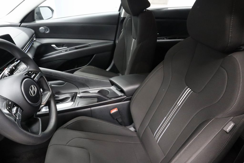 Certified 2024 Hyundai Elantra SEL image 25