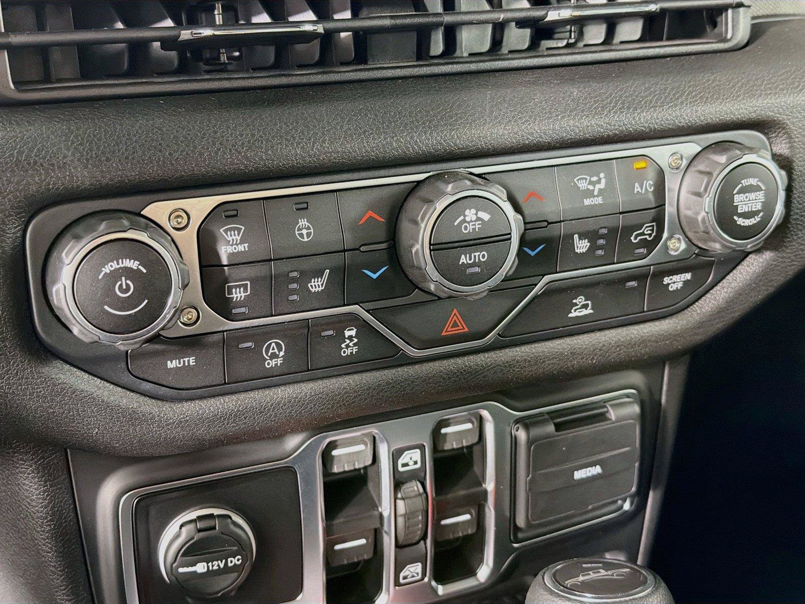 Used 2025 Jeep Gladiator Sport AWD/4WD image 22