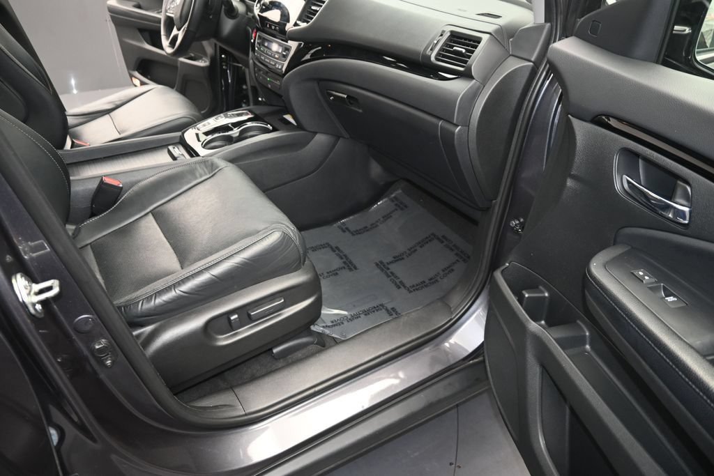 Used 2019 Honda Pilot Elite image 14