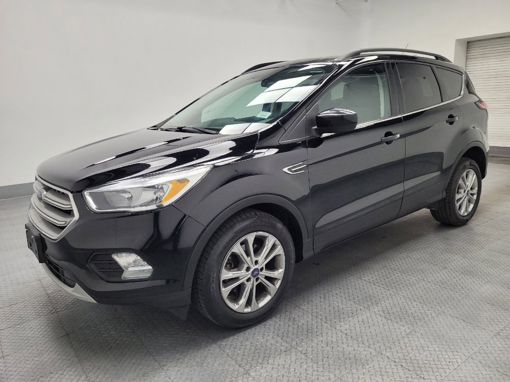 Used 2018 Ford Escape SE image 2