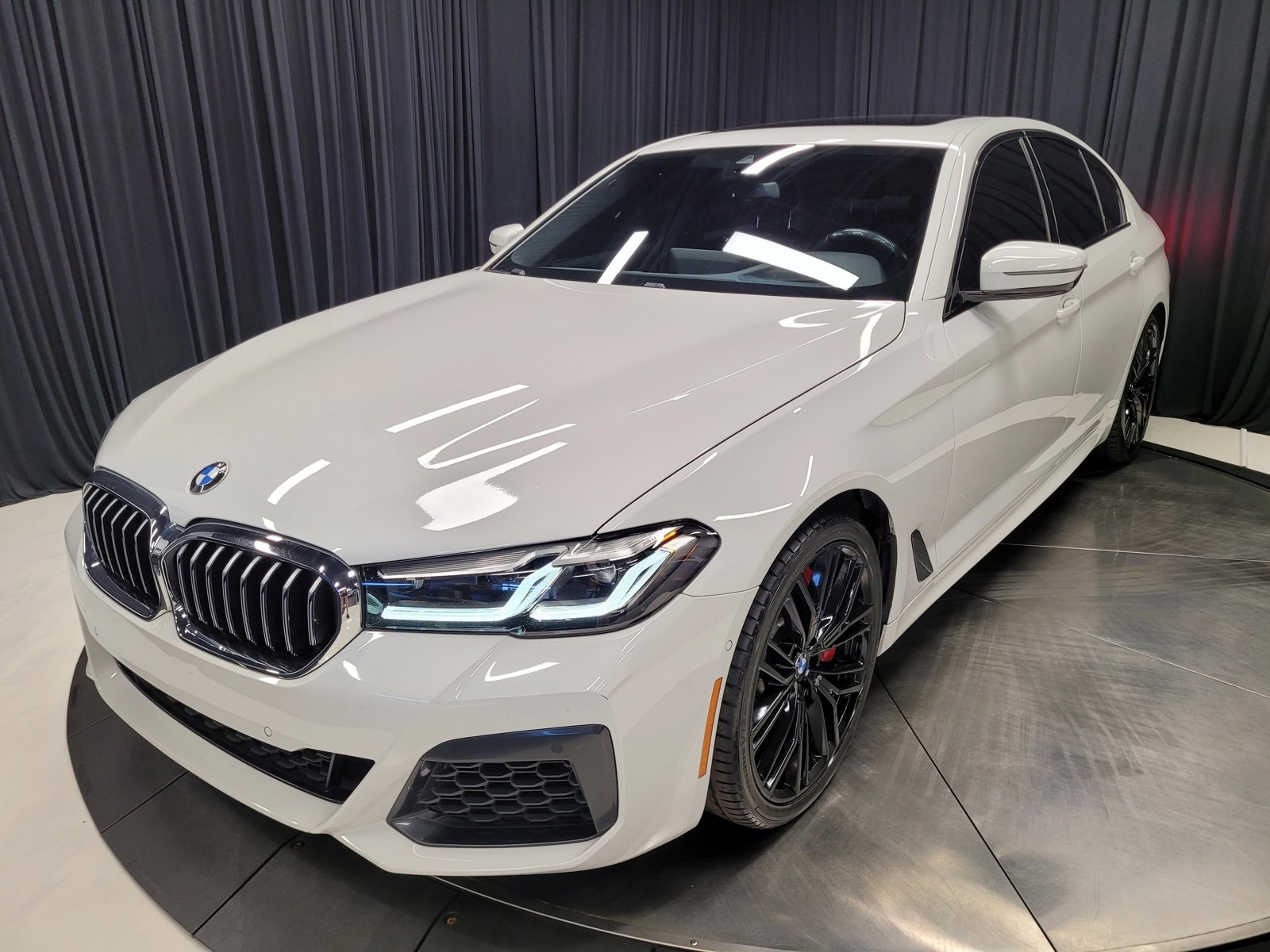 Used 2021 BMW 540i w/ M Sport Package image 43