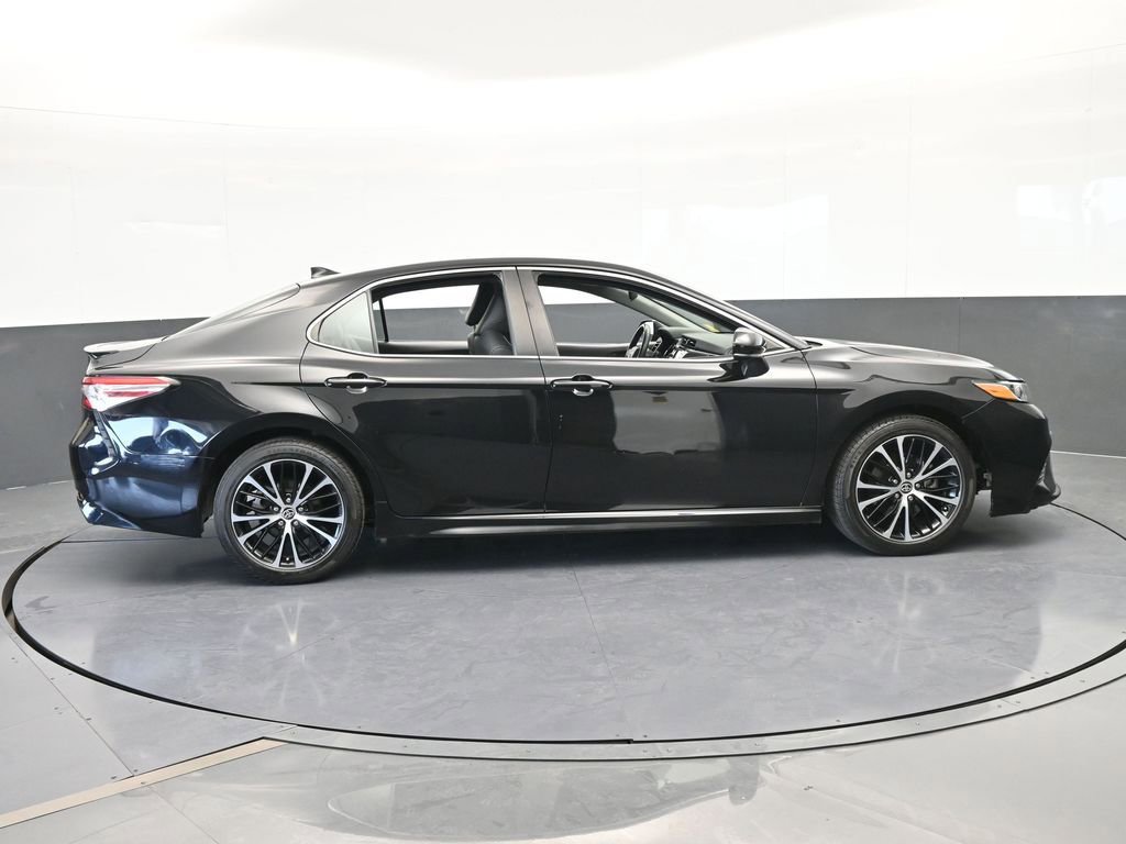 Used 2020 Toyota Camry SE image 7