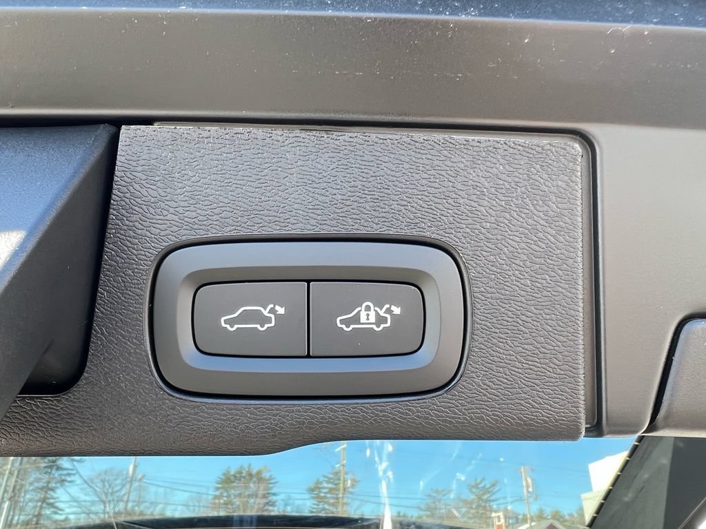 New 2026 Volvo XC60 B5 Plus w/ Protection Package Premier AWD/4WD image 26