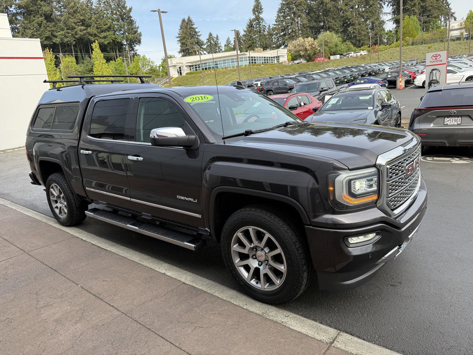 Used 2016 GMC Sierra 1500 Denali w/ Enhanced Driver Alert Package AWD/4WD image 6