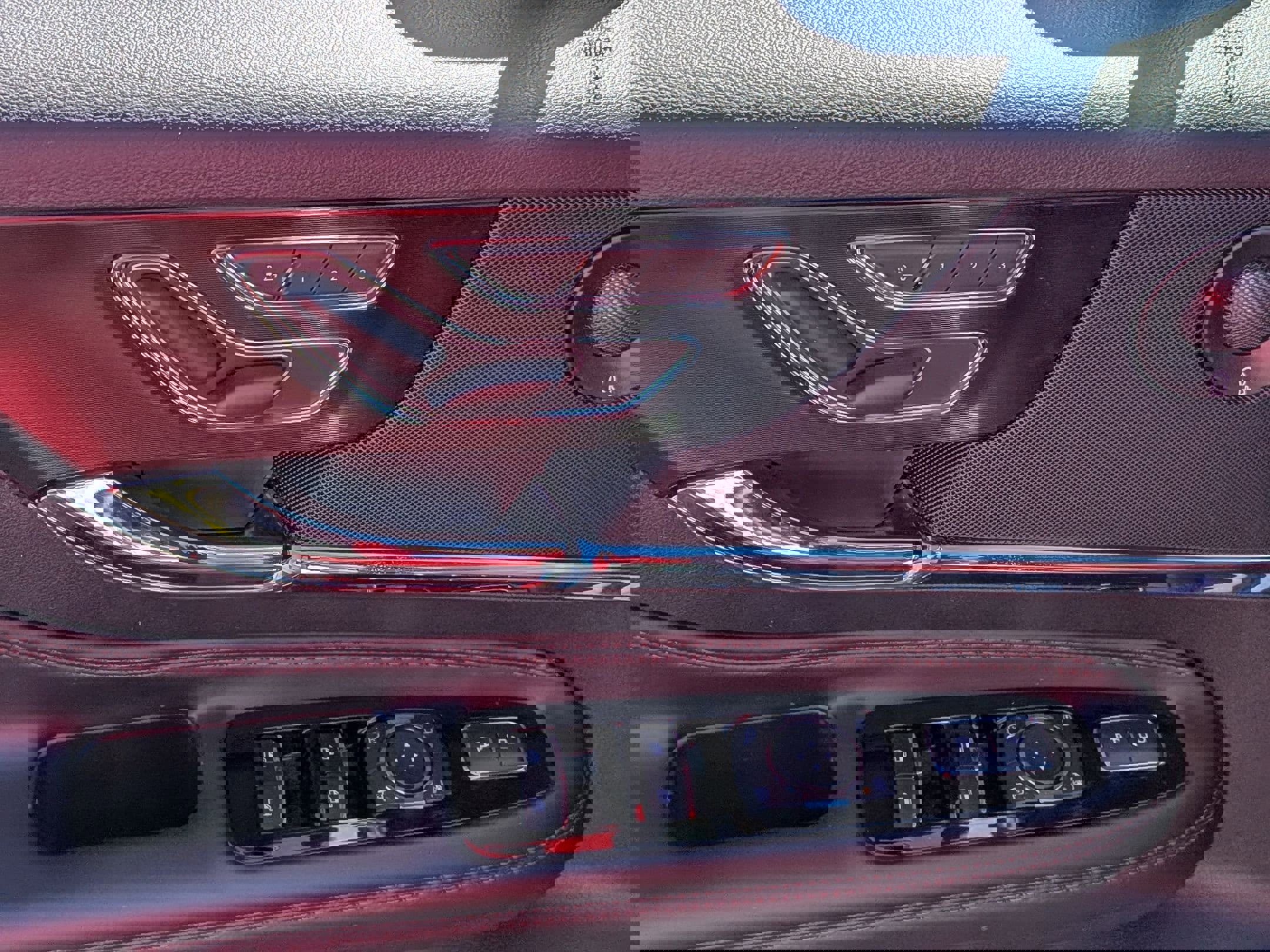 Used 2025 Lincoln Corsair Reserve w/ Equipment Group 202A image 12