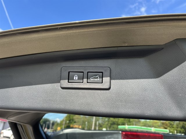 Used 2020 Subaru Outback Touring AWD/4WD image 16
