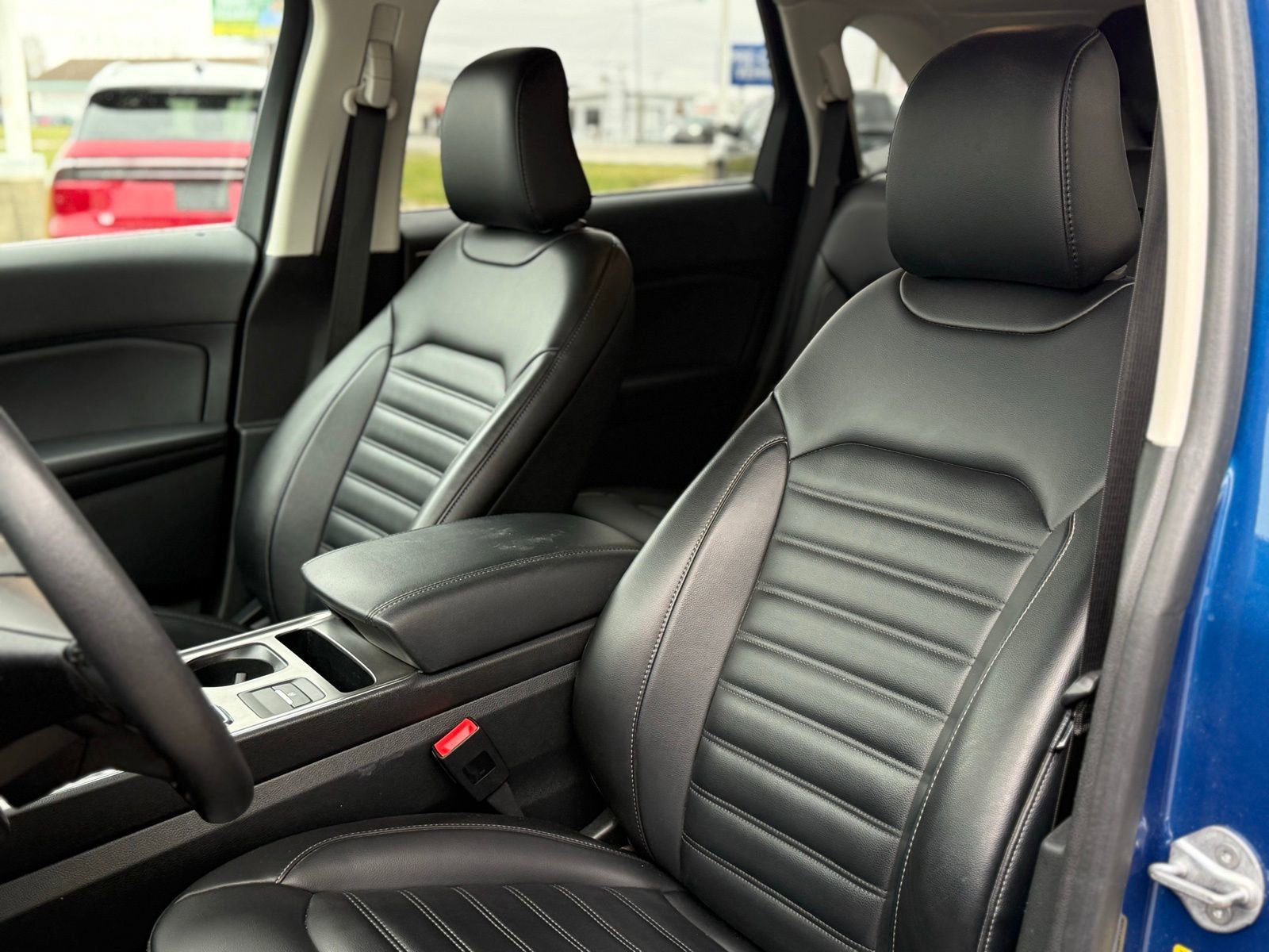 Used 2022 Ford Edge SEL image 7