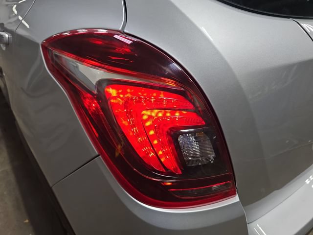 Used 2022 Buick Encore Preferred w/ Safety Package AWD/4WD image 34