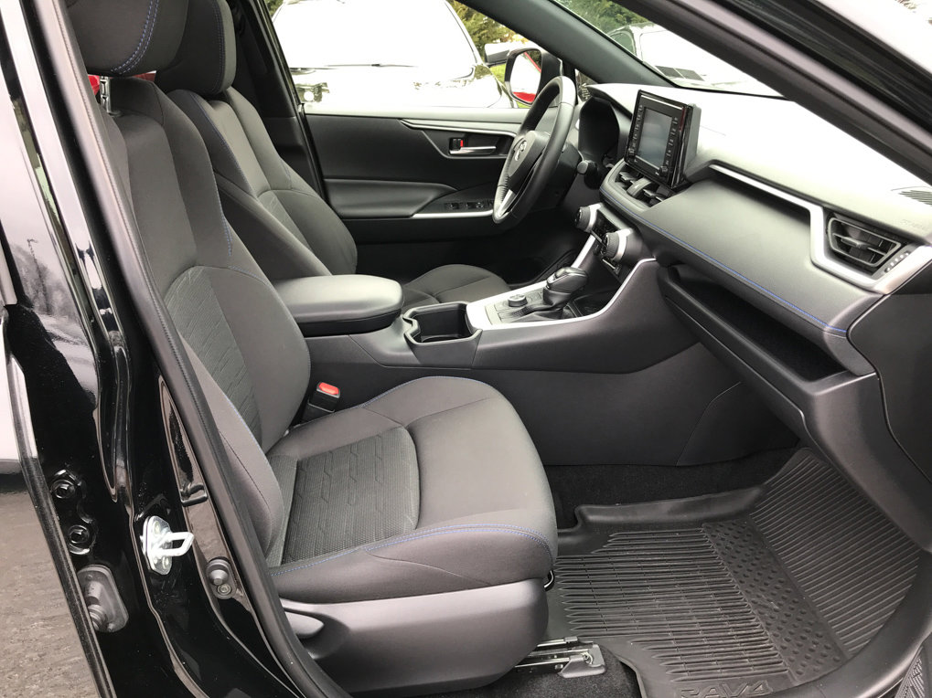 Certified 2022 Toyota RAV4 SE w/ Convenience Package image 30