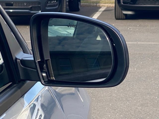 New 2026 Jeep Compass Latitude image 13