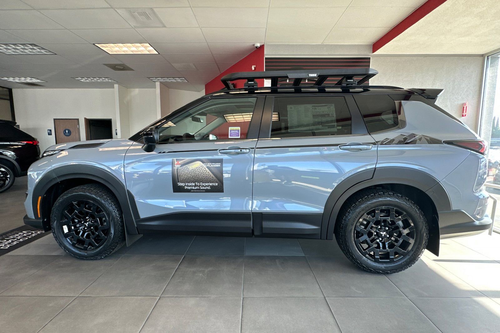 New 2025 Mitsubishi Outlander SE image 7