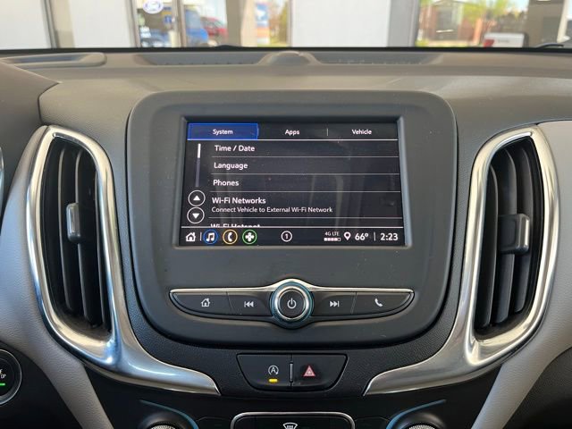 Used 2022 Chevrolet Equinox LS w/ LS Convenience Package FWD image 21