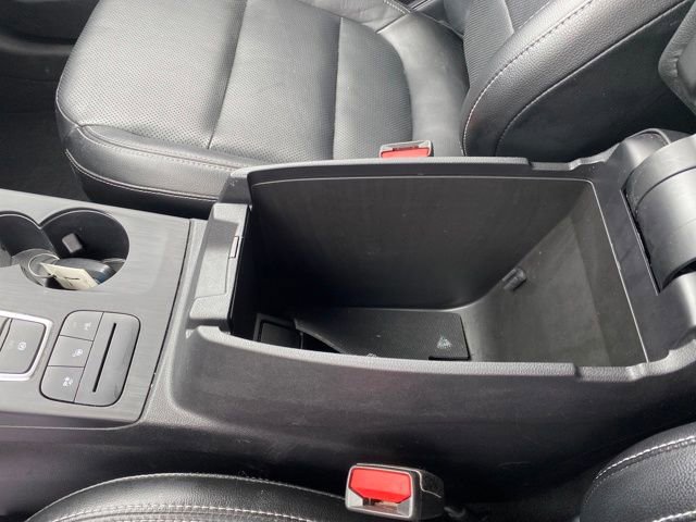 Used 2020 Ford Escape Titanium image 15