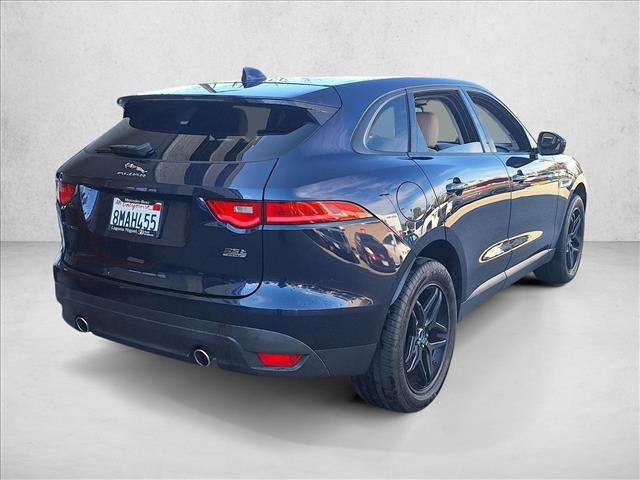 Used 2017 Jaguar F-PACE image 5