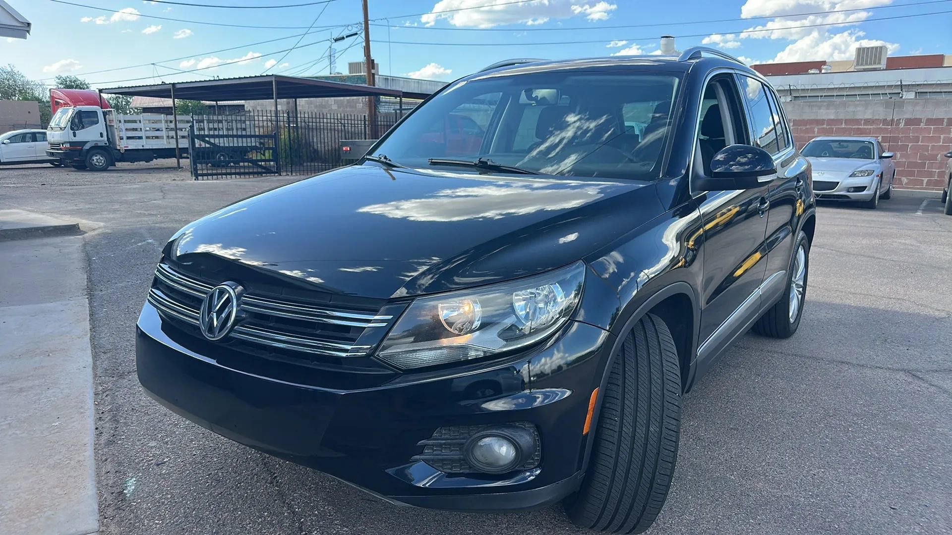 Used 2013 Volkswagen Tiguan SE image 17