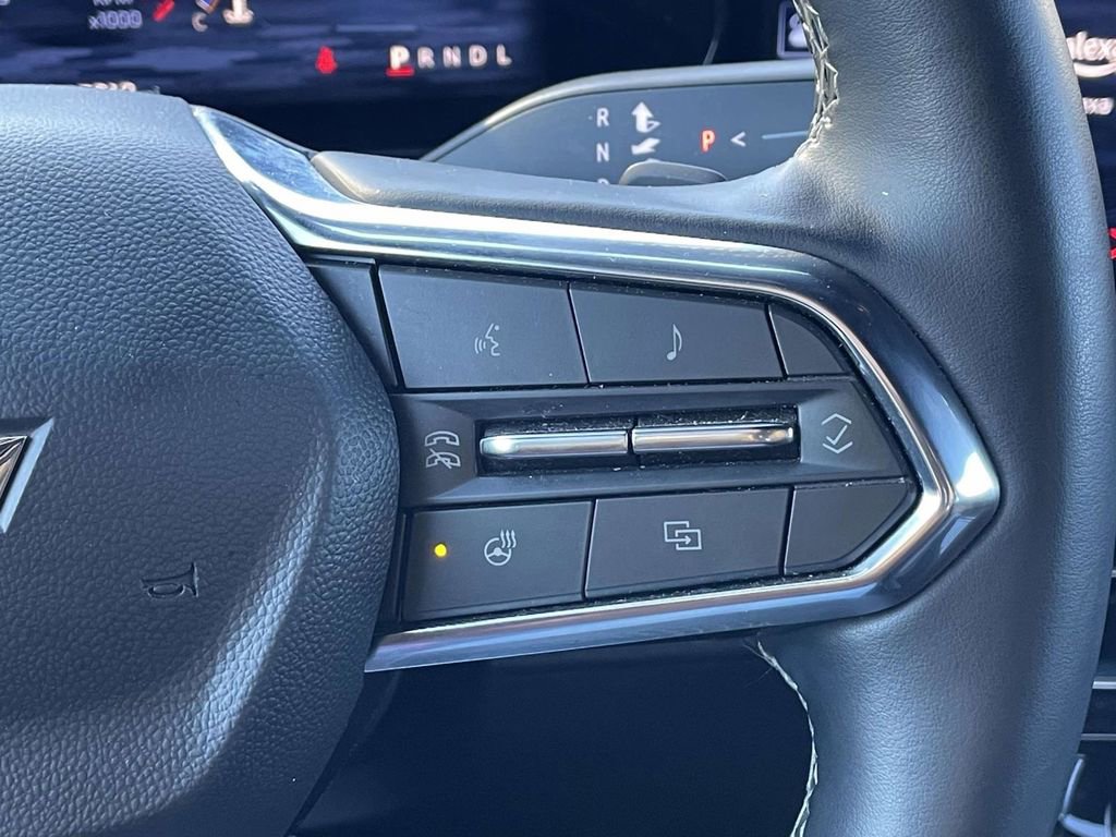 Used 2024 Chevrolet Traverse LT image 31