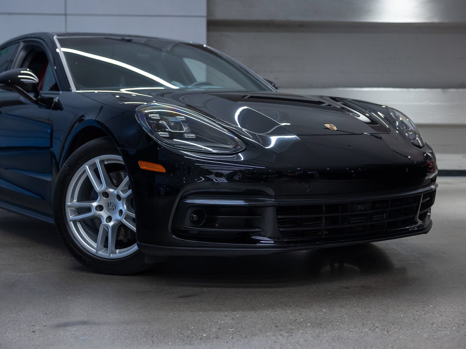 Certified 2020 Porsche Panamera image 15