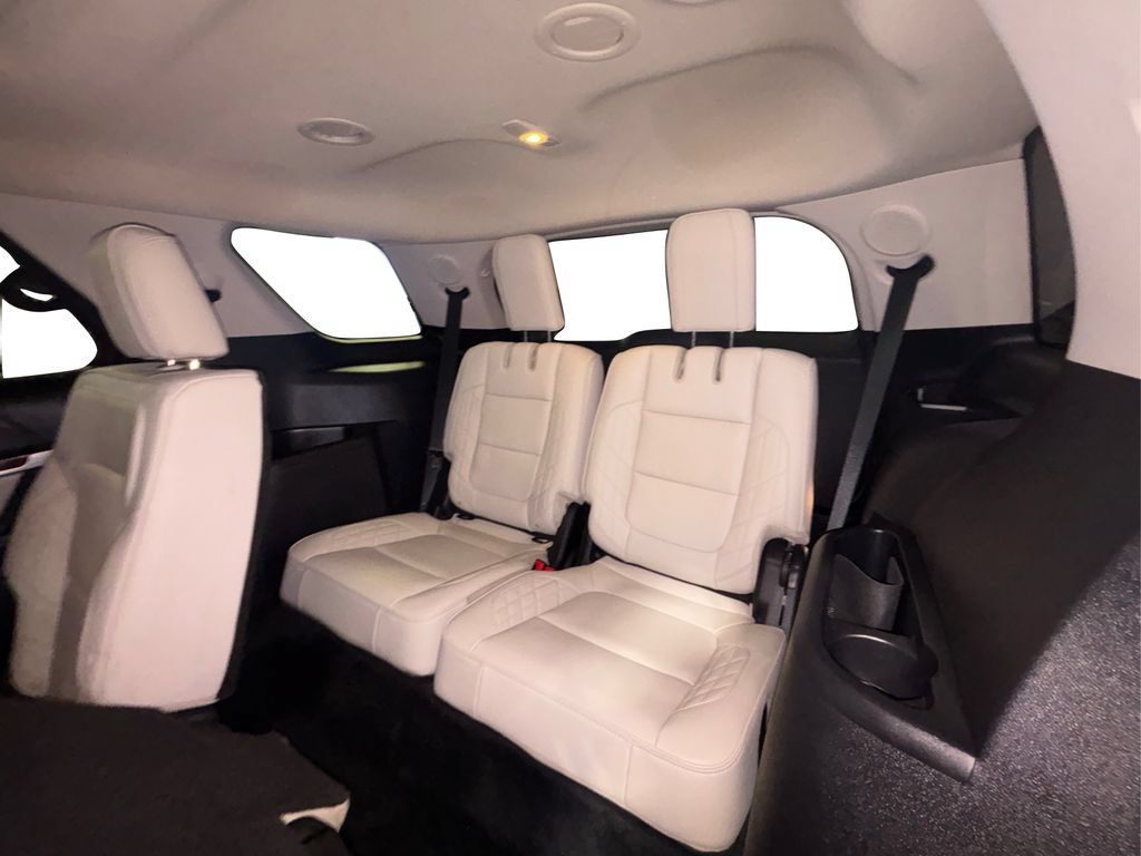 Used 2017 Ford Explorer Platinum AWD/4WD image 38