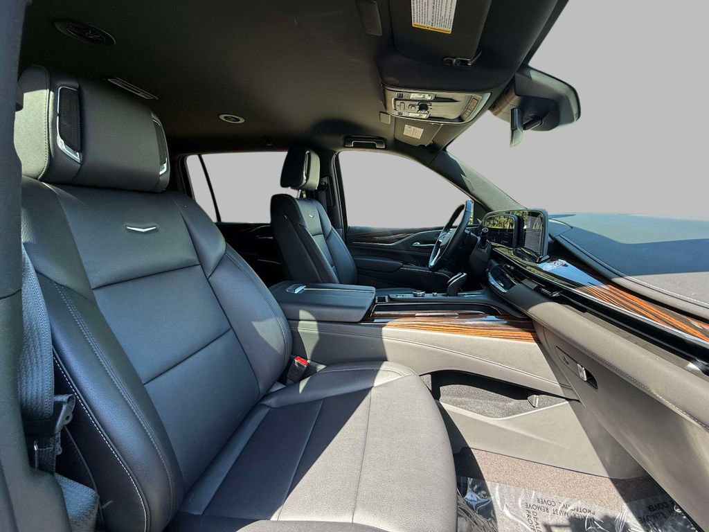 Used 2024 Cadillac Escalade ESV Luxury image 14