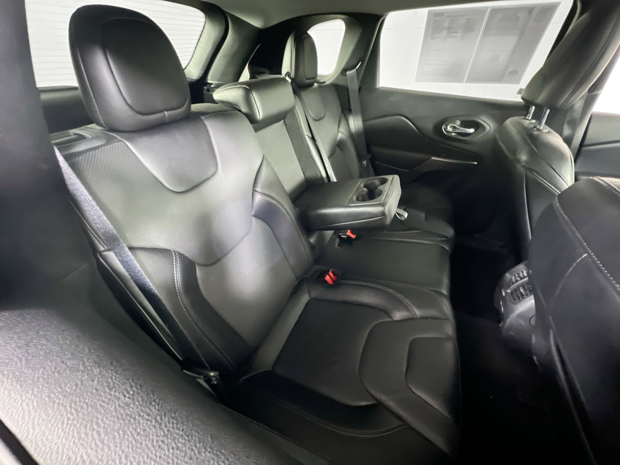 Used 2022 Jeep Cherokee Limited image 26