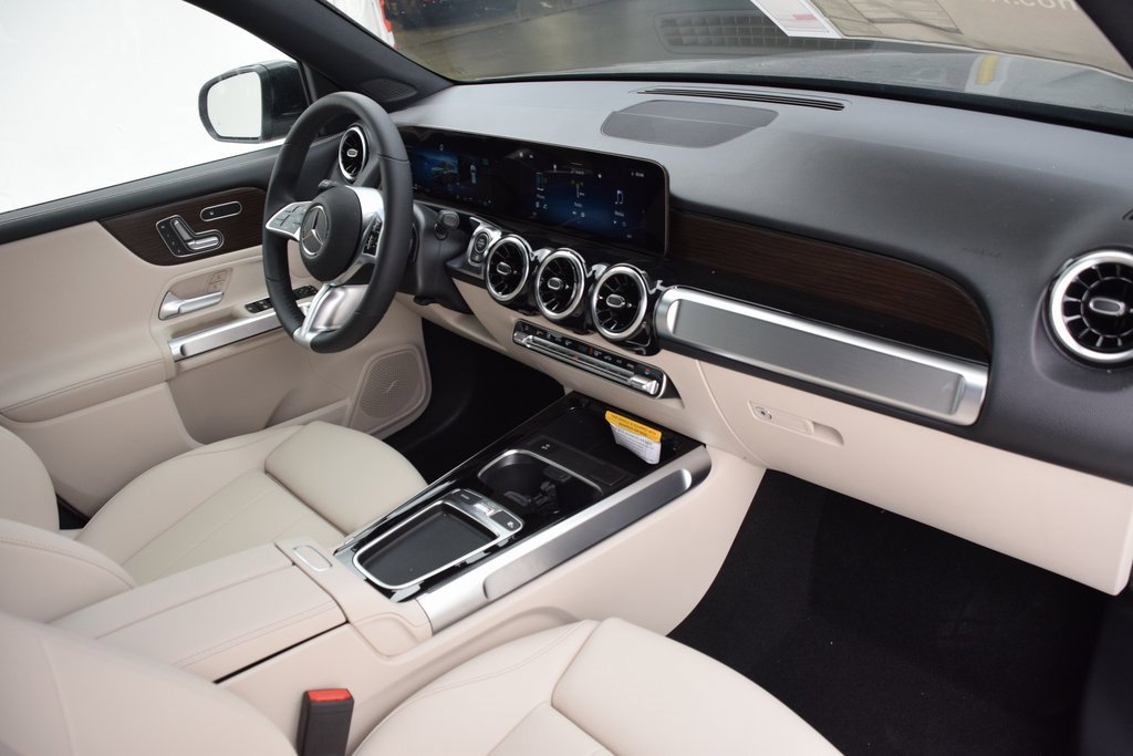 New 2025 Mercedes-Benz GLB 250 image 14