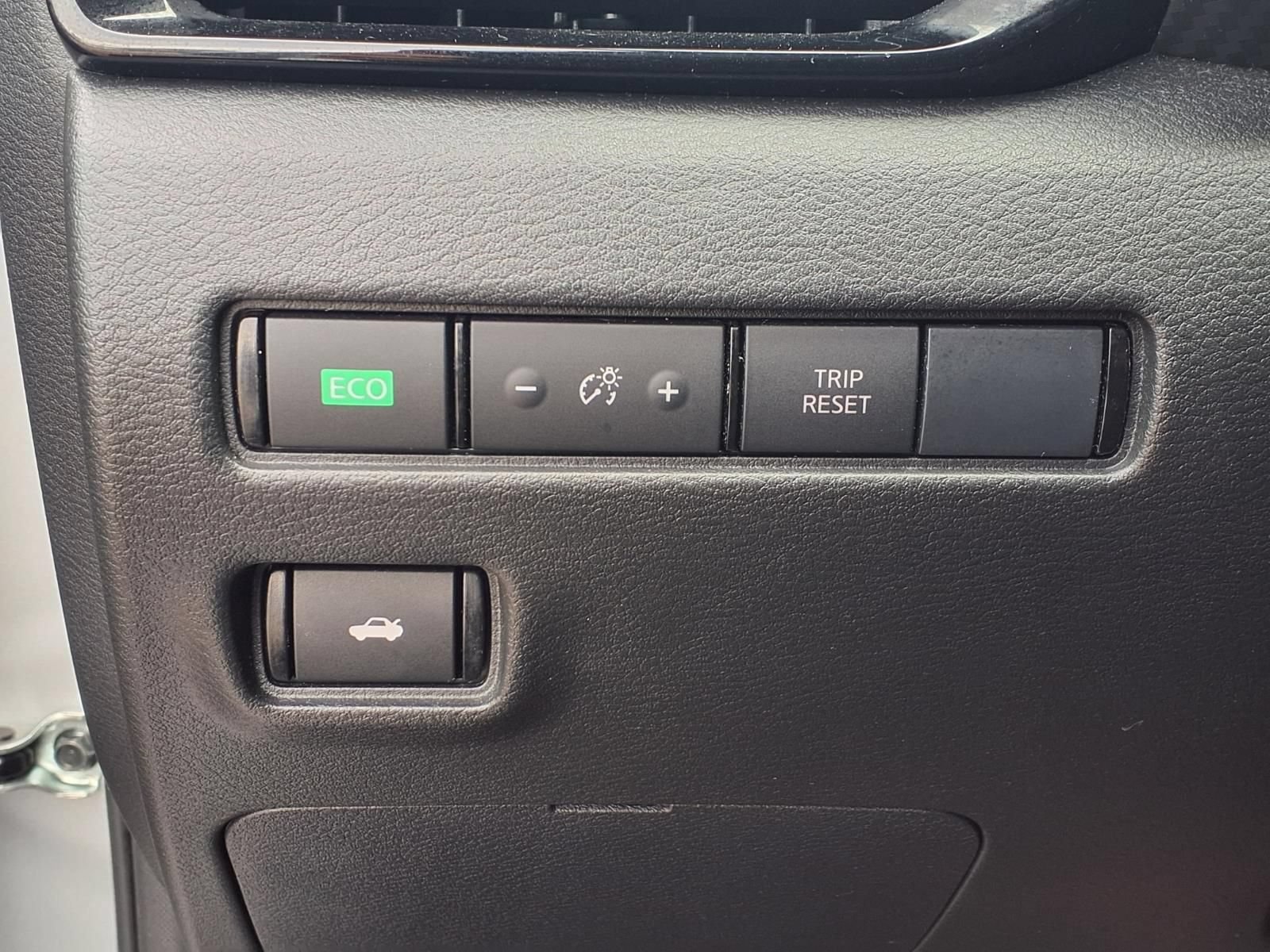 Used 2023 Nissan Sentra SV FWD image 6