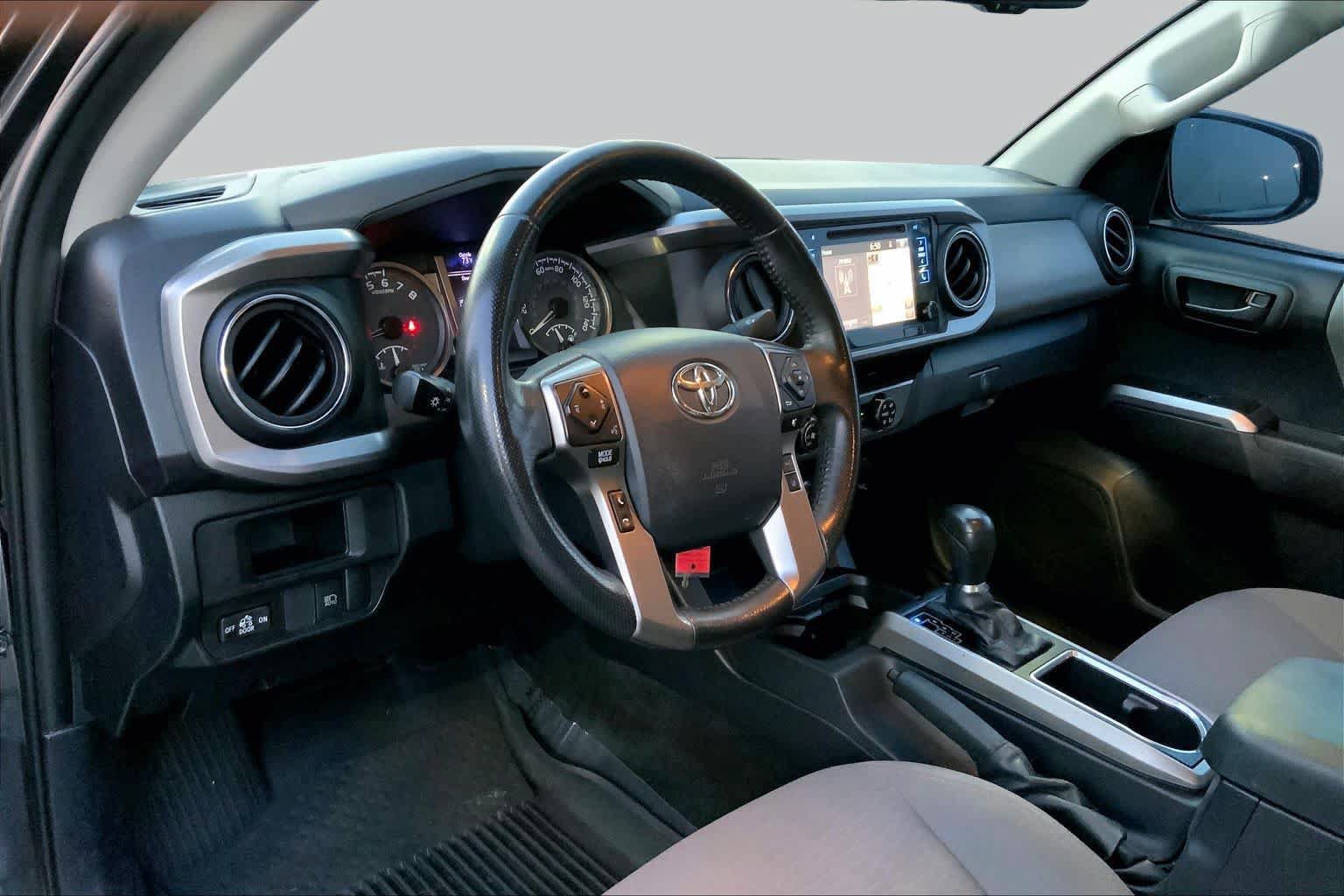 Used 2019 Toyota Tacoma SR5 RWD image 17