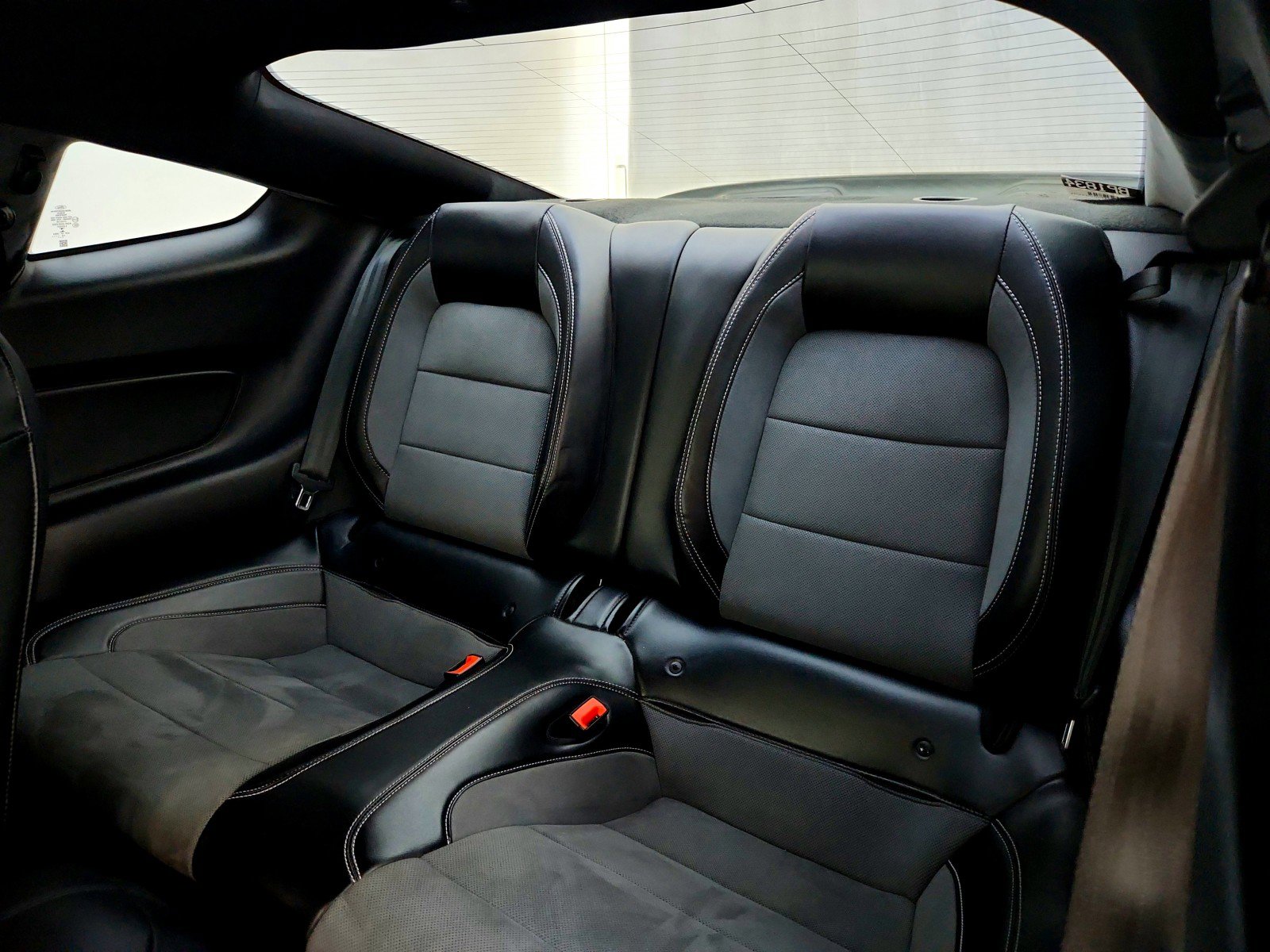 Used 2019 Ford Mustang Shelby GT350 w/ Technology Package image 24