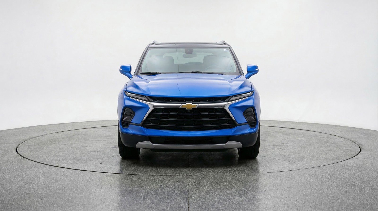 Used 2025 Chevrolet Blazer LT image 2