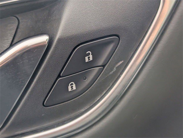 Certified 2023 Chevrolet Suburban Premier image 7