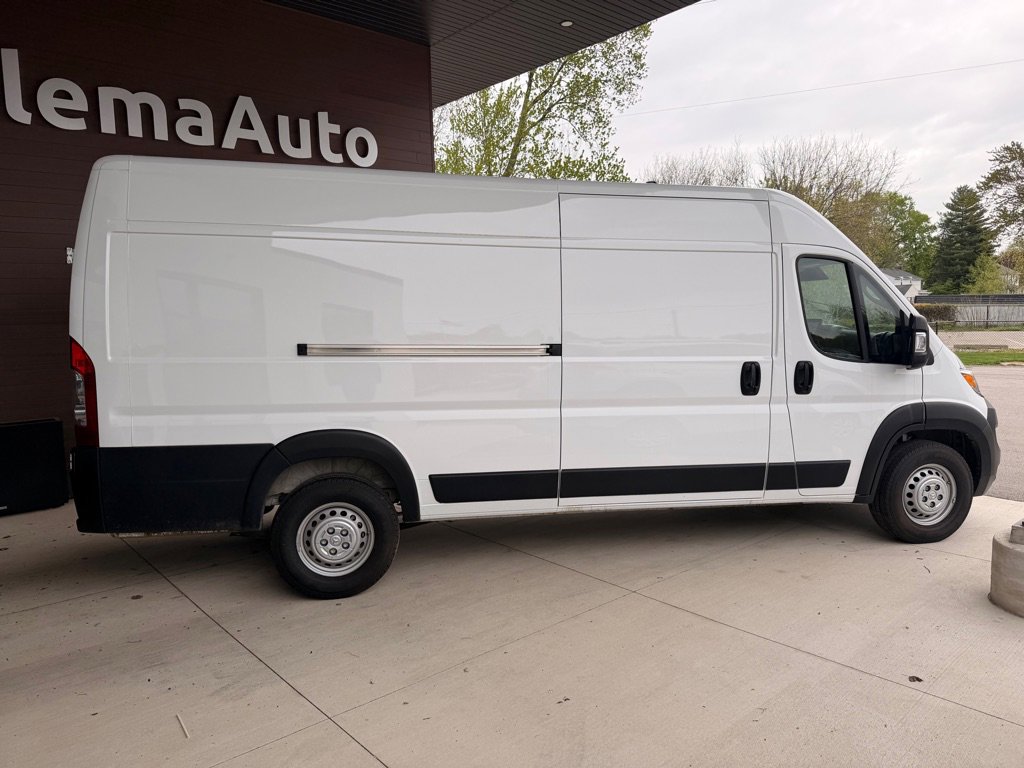 Used 2024 RAM ProMaster 3500 w/ Premium Convenience Group FWD image 8