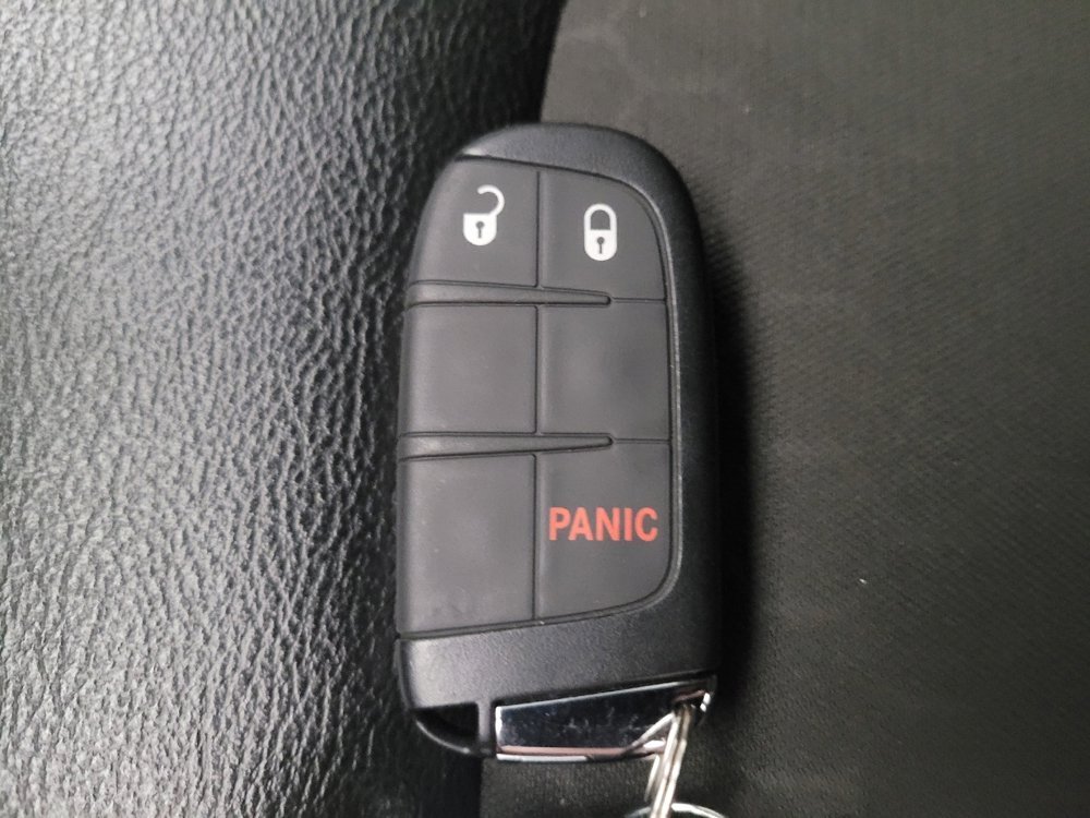 Used 2020 Jeep Compass Latitude image 32