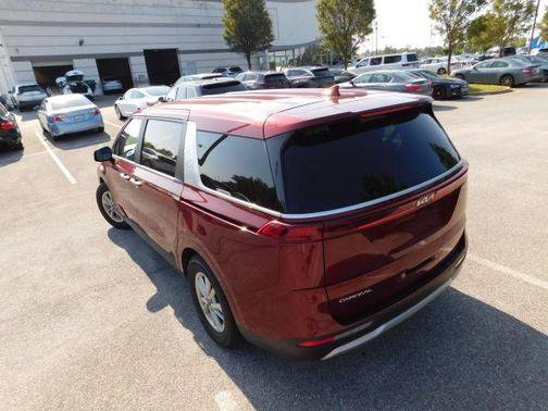 Used 2024 Kia Carnival LX FWD image 6