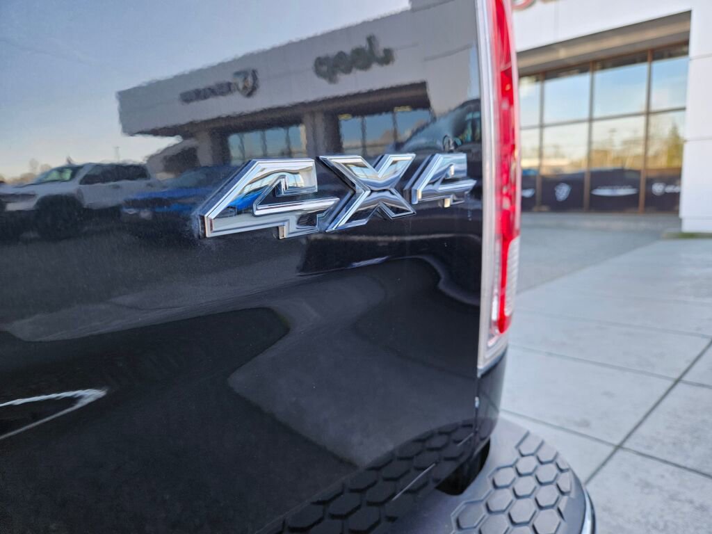 Used 2017 RAM 3500 Laramie image 9