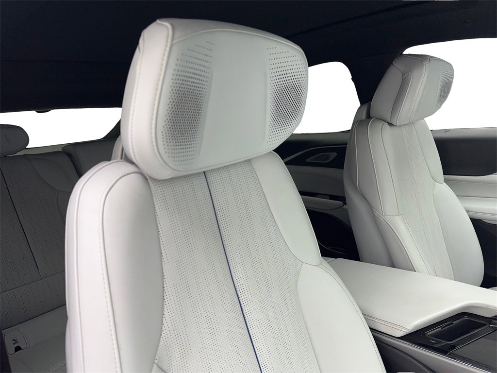 Used 2024 Cadillac Lyriq Luxury image 45