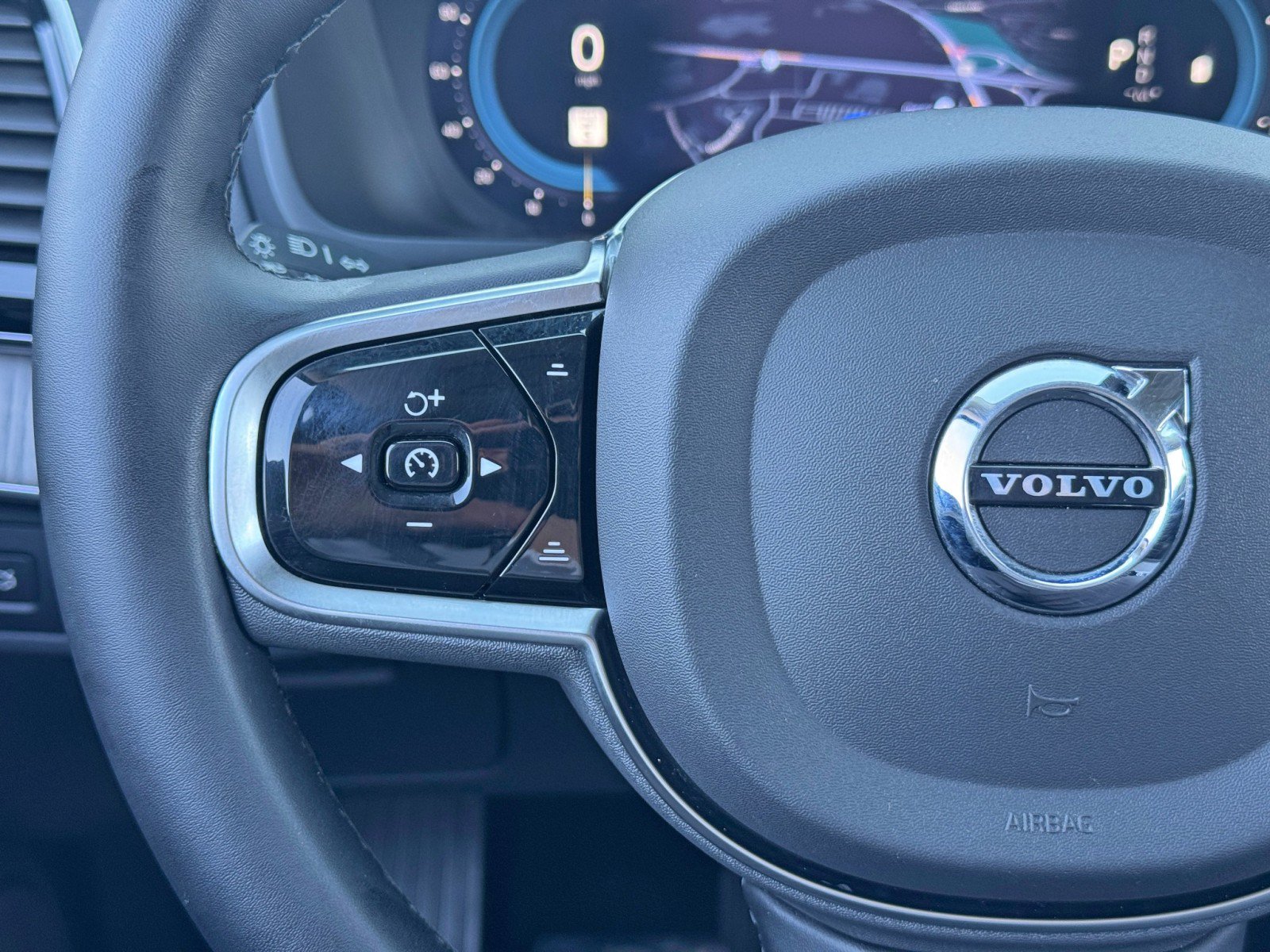 Used 2024 Volvo XC90 B6 Ultimate w/ Lounge Package AWD/4WD image 21